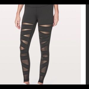 LULU LEMON BALCK MESH CUT OUT LEGGINGS